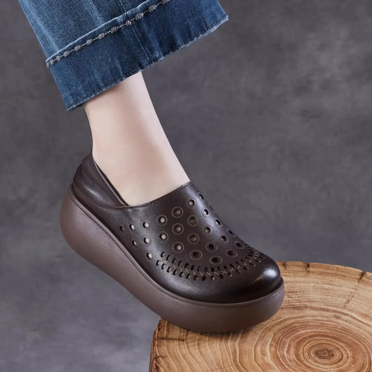 Women's Thick Heel Sandals Hollow out Genuine Top Layer Cowhide Shoes Comfortable Non-Slip Low Cut High Heel Rubber Foam
Women's Thick Heel Sandals Hollow out Genuine Top Layer Cowhide Shoes Comfortable Non-Slip Low Cut High Heel Rubber Foam