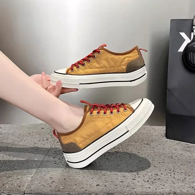 Women's Sporty Canvas Shoes Breathable Thick Bottom Genuine Leather Slip-On round Toe Low Cut Casual Shoes for Spring Summer
Women's Sporty Canvas Shoes Breathable Thick Bottom Genuine Leather Slip-On round Toe Low Cut Casual Shoes for Spring Summer