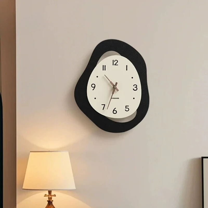 Minimalist Design Wall Watch Modern Aesthetic Fashion Creative Wall Watch Luxury Living Room Reloj De Pared Ornaments Home Decor
Minimalist Design Wall Watch Modern Aesthetic Fashion Creative Wall Watch Luxury Living Room Reloj De Pared Ornaments Home Decor