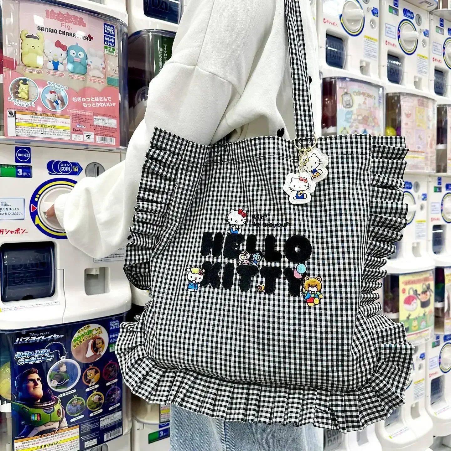 Sanrio hello Kitty handbag Embroidered Ruffle Lace Canvas Plaid Tote Large Capacity Shoulder Bag Shopping storage Bag
Sanrio hello Kitty handbag Embroidered Ruffle Lace Canvas Plaid Tote Large Capacity Shoulder Bag Shopping storage Bag