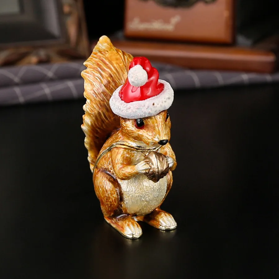 European style Hand Painted Squirrel Trinket Box Jewelry Storage Hinged Figurine Gift for Women And Girls
European style Hand Painted Squirrel Trinket Box Jewelry Storage Hinged Figurine Gift for Women And Girls