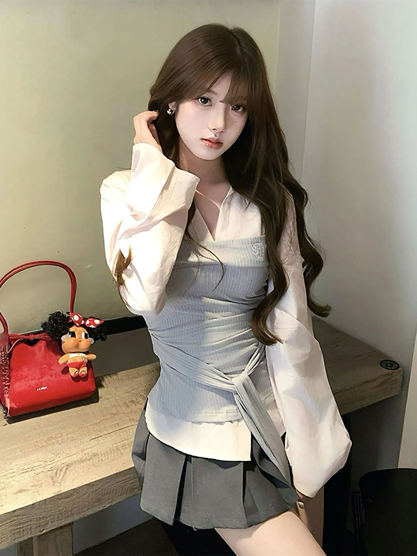 Fashionable Long Sleeve Plaid Shirt And Grey Pleated Skirt Two Piece Set Women's Spring Casual Breathable Lightweight Shirt
Fashionable Long Sleeve Plaid Shirt And Grey Pleated Skirt Two Piece Set Women's Spring Casual Breathable Lightweight Shirt
