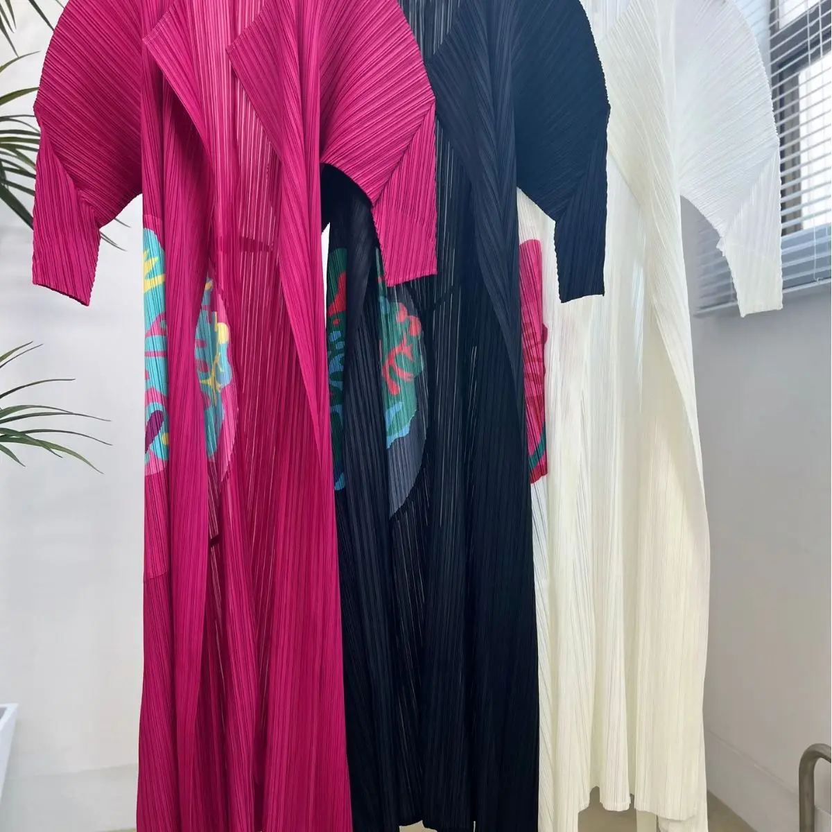Pleated Print Trench Coat Women Belt Open Stitch Loose Versatile Outwear Fashion Round Collar Casual New 2023
Pleated Print Trench Coat Women Belt Open Stitch Loose Versatile Outwear Fashion Round Collar Casual New 2023