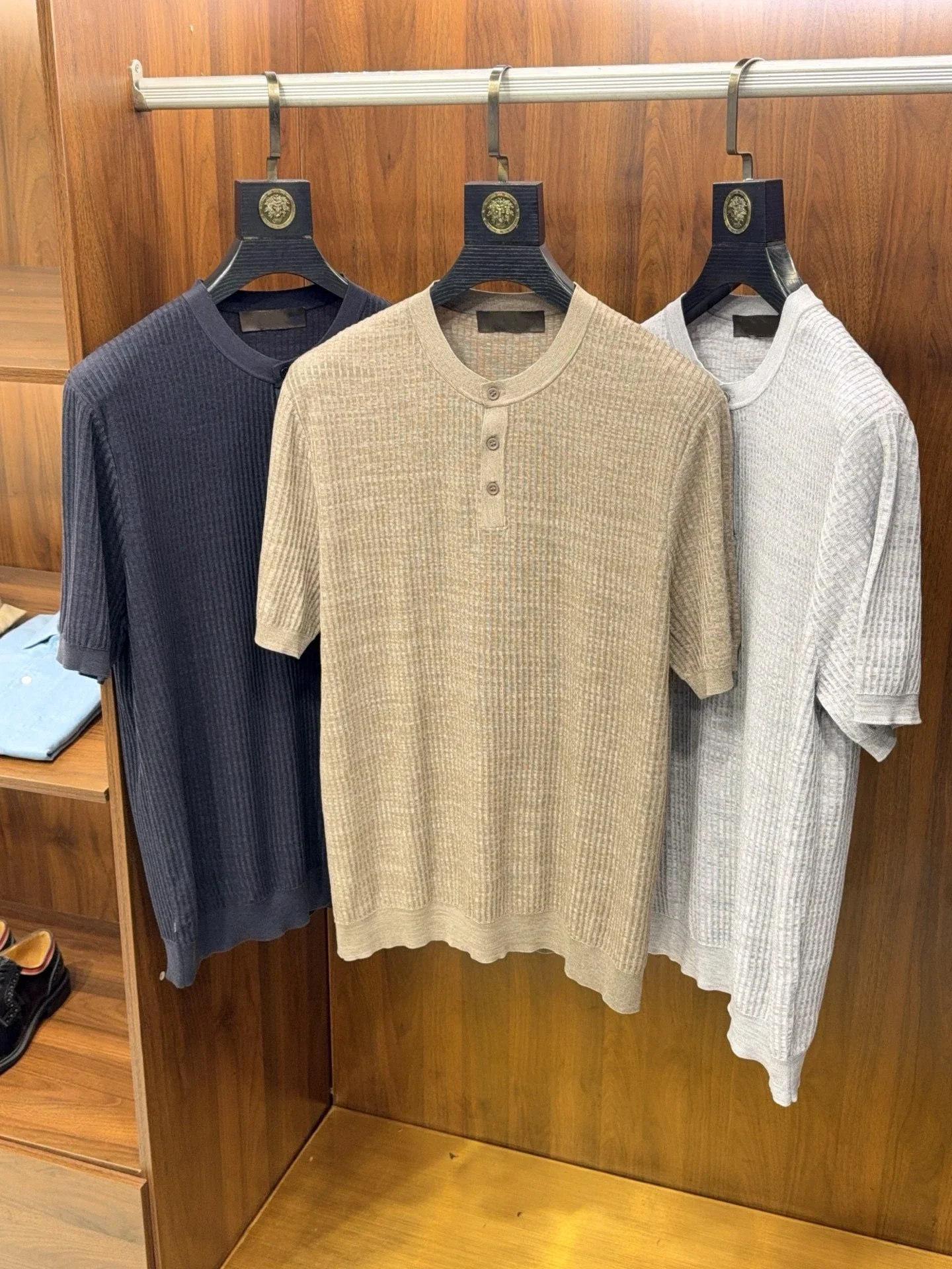 Light Luxury Series Skin-friendly Elastic Knitted Henry Neck Commuter Casual Short Sleeve T-Shirt
Light Luxury Series Skin-friendly Elastic Knitted Henry Neck Commuter Casual Short Sleeve T-Shirt