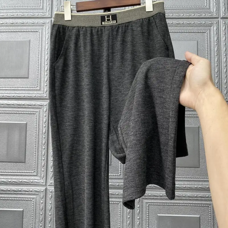 Прямые широкие спортивные штаны с высокой талией, повседневные женские спортивные брюки, длинные брюки, удобная посадка, летнее новое поступление
Прямые широкие спортивные штаны с высокой талией, повседневные женские спортивные брюки, длинные брюки, удобная посадка, летнее новое поступление