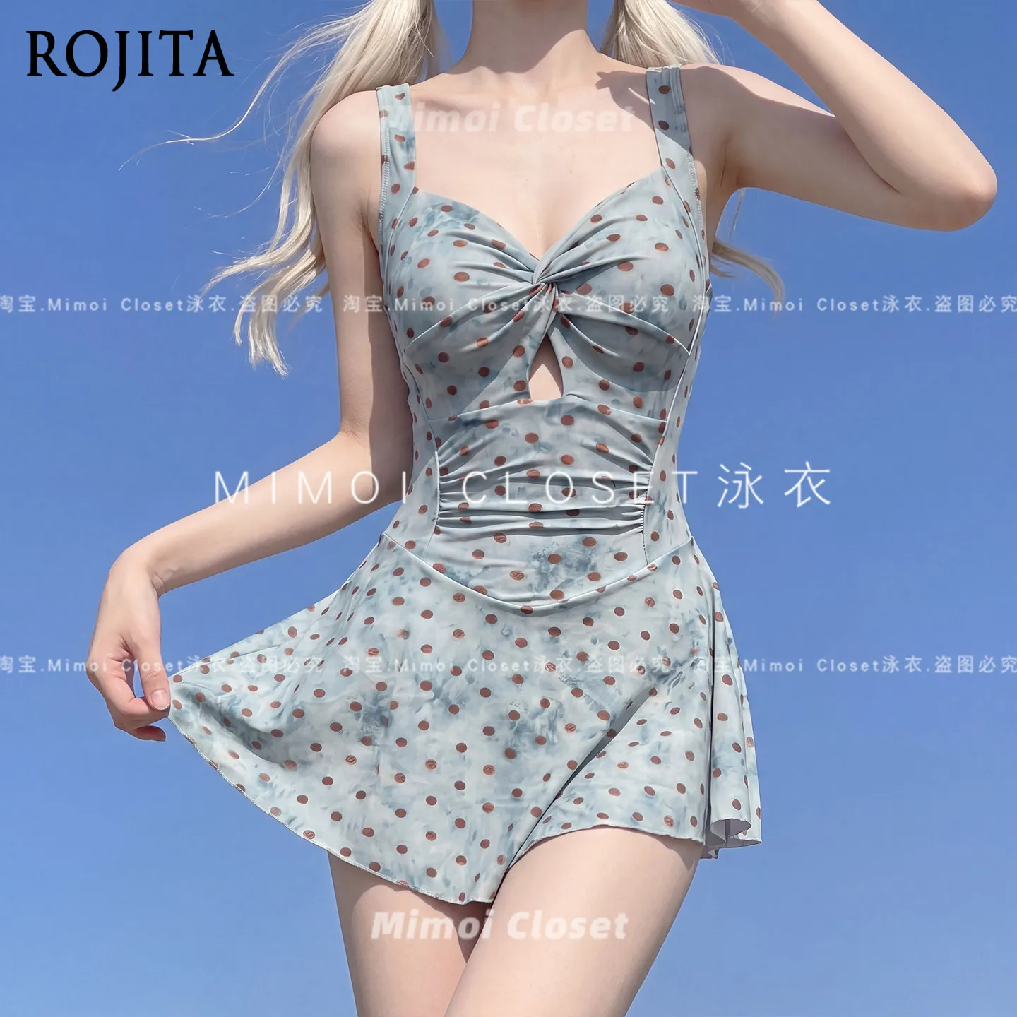 Vintage Polka Dot Dopamine Sweetheart Cute Teen Dress Swimsuit Female Sweet Ruched One-Piece Bathing Suit with Cutout Detail
Vintage Polka Dot Dopamine Sweetheart Cute Teen Dress Swimsuit Female Sweet Ruched One-Piece Bathing Suit with Cutout Detail