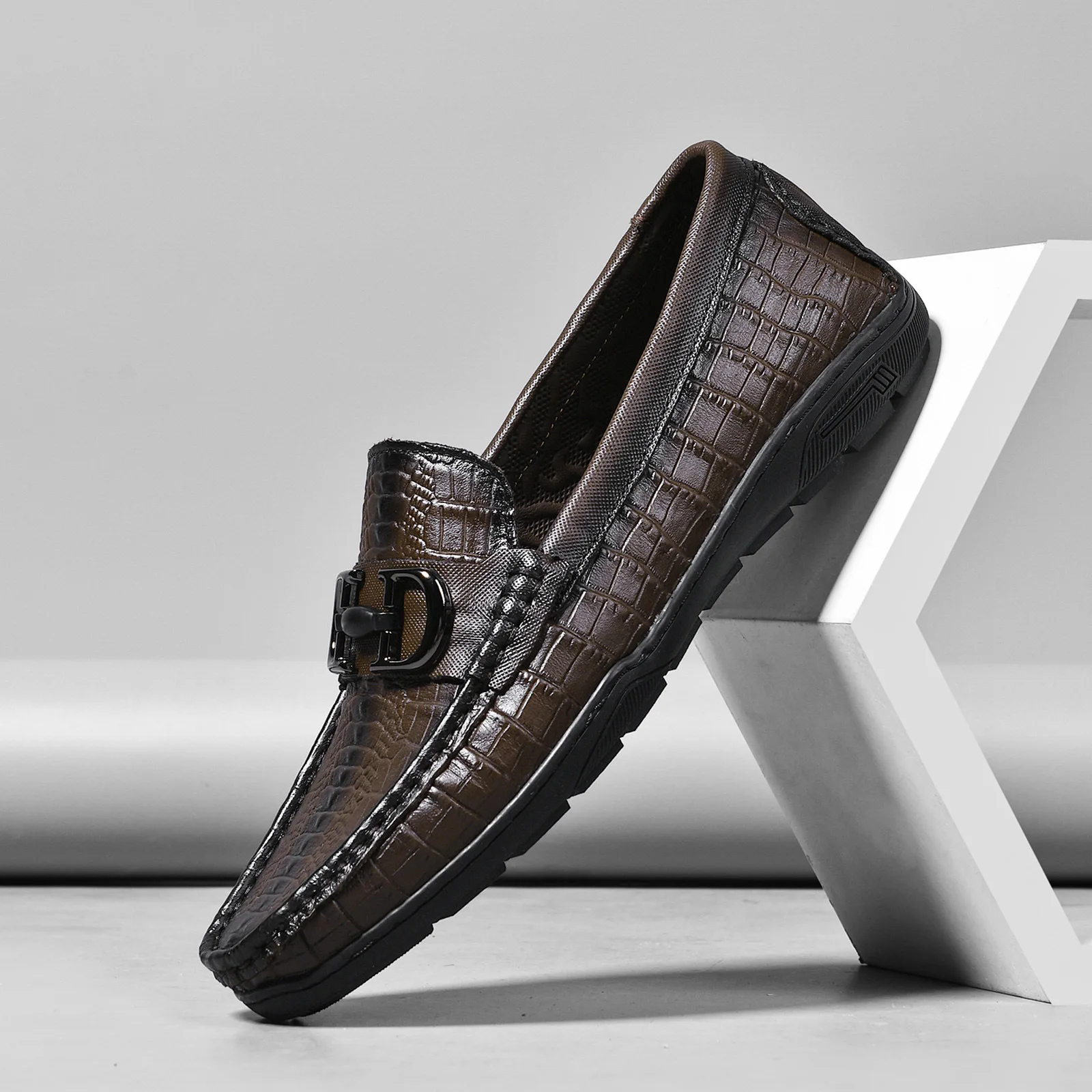 Mens Shoes High Quality Crocodile-patterned Genuine Leather Best-selling Loafers Men Leather Shoes Casual Driving Business Shoes
Mens Shoes High Quality Crocodile-patterned Genuine Leather Best-selling Loafers Men Leather Shoes Casual Driving Business Shoes