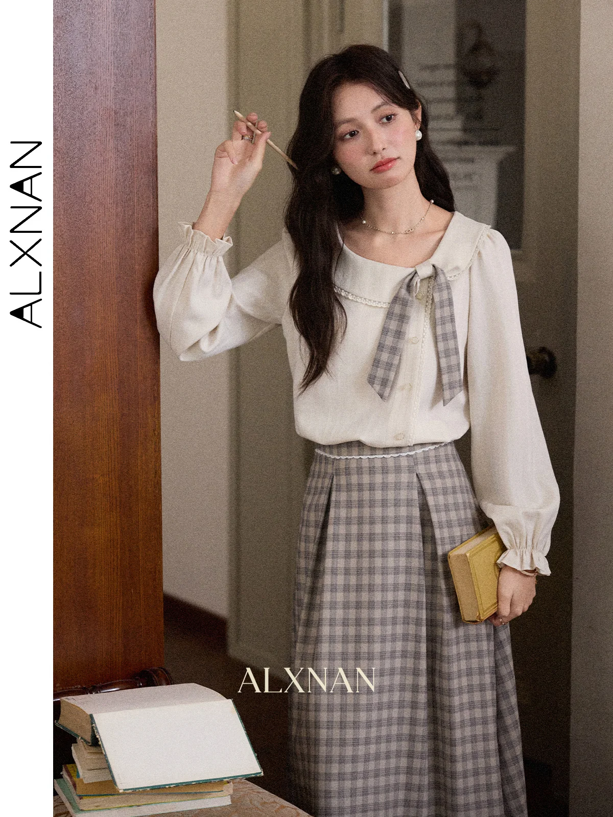 ALXNAN Plus Size Women's Plaid Ribbon Shirt Doll Collar Puff Sleeve Slanted Placket Blouse Office Lady Long Sleeve Tops D12839
ALXNAN Plus Size Women's Plaid Ribbon Shirt Doll Collar Puff Sleeve Slanted Placket Blouse Office Lady Long Sleeve Tops D12839