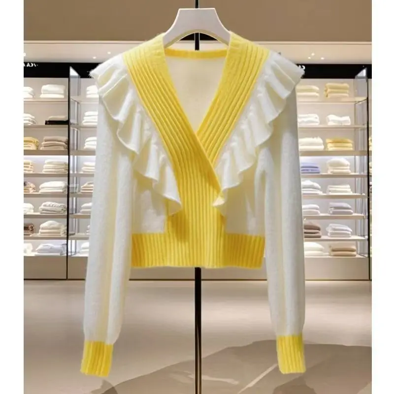 Chic V Neck Ruffles Contrast Knitted Sweater Women Long Sleeve Casual Gentle Short Top Autumn Winter Office Lady Jumper Knitwear
Chic V Neck Ruffles Contrast Knitted Sweater Women Long Sleeve Casual Gentle Short Top Autumn Winter Office Lady Jumper Knitwear