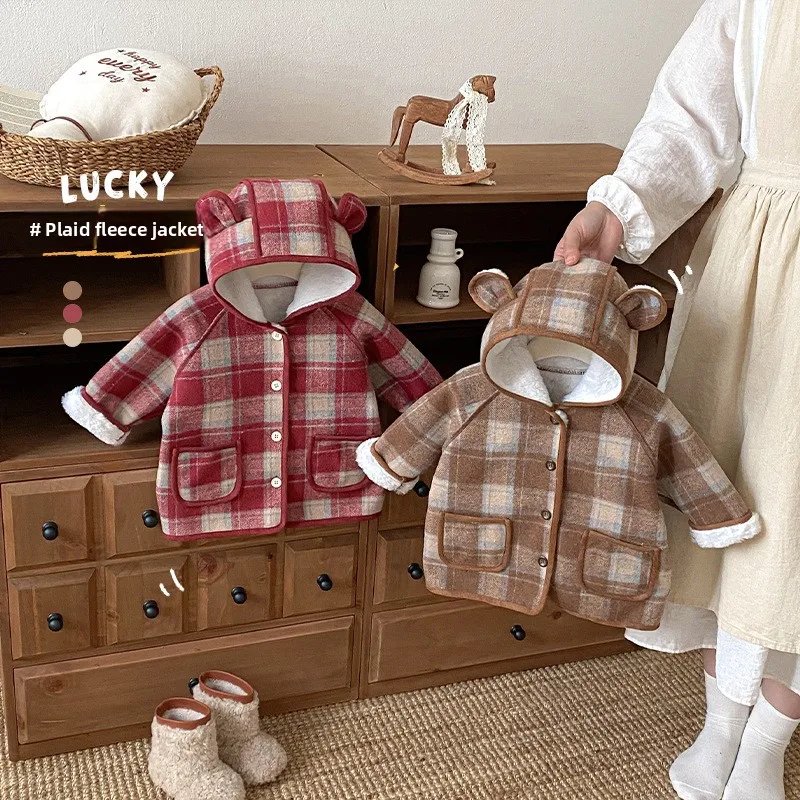 Куртка в стиле ретро для девочек, новинка 2025 года, зимняя детская супер милая клетчатая куртка с флисовым капюшоном, детская плотная зимняя одежда
Куртка в стиле ретро для девочек, новинка 2025 года, зимняя детская супер милая клетчатая куртка с флисовым капюшоном, детская плотная зимняя одежда