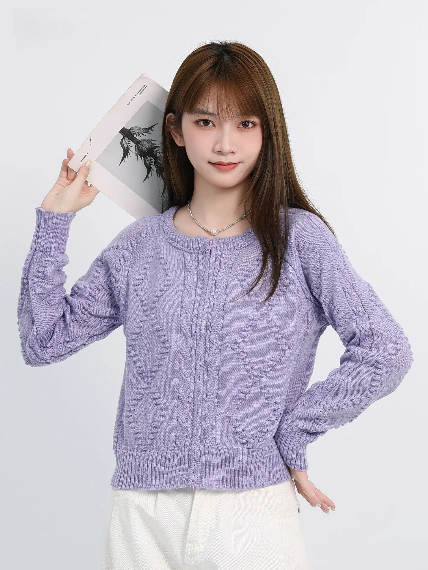 Женский длинный вязаный открытый кардиган на молнии, свободный утягивающий уникальный свитер на осень-зиму, модный повседневный круглый свитер Ne
Женский длинный вязаный открытый кардиган на молнии, свободный утягивающий уникальный свитер на осень-зиму, модный повседневный круглый свитер Ne