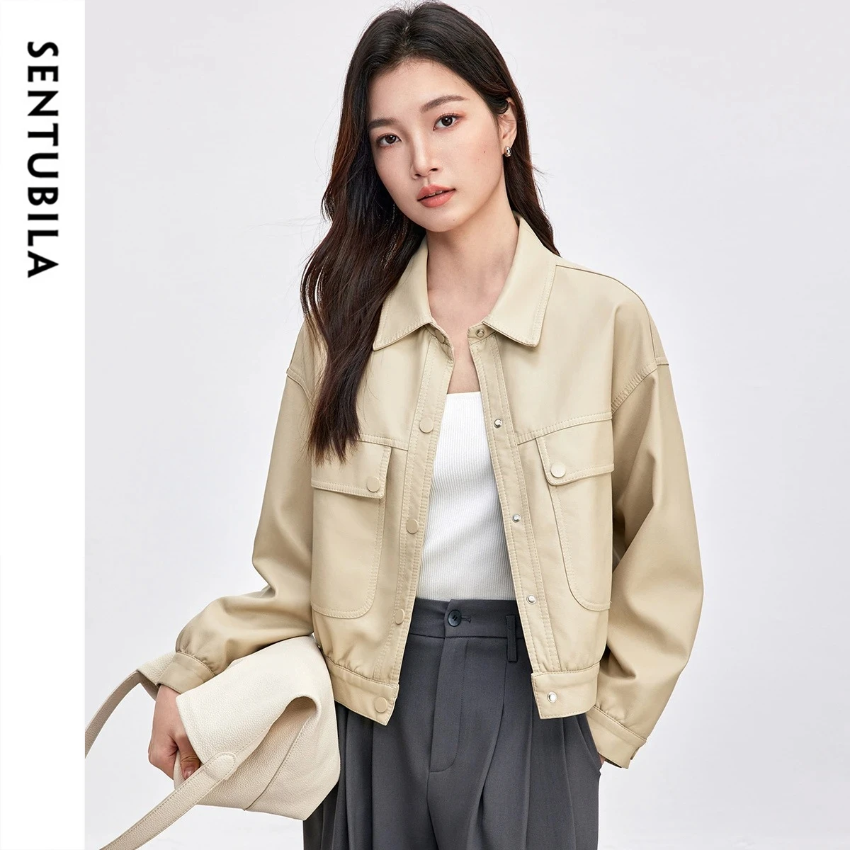 SENTUBILA Leather Jacket Women 2026 Fashion Winter PU Leather Pocket Short Coats Loose Turn-down Neck Female Tops W53GA3041
SENTUBILA Leather Jacket Women 2026 Fashion Winter PU Leather Pocket Short Coats Loose Turn-down Neck Female Tops W53GA3041