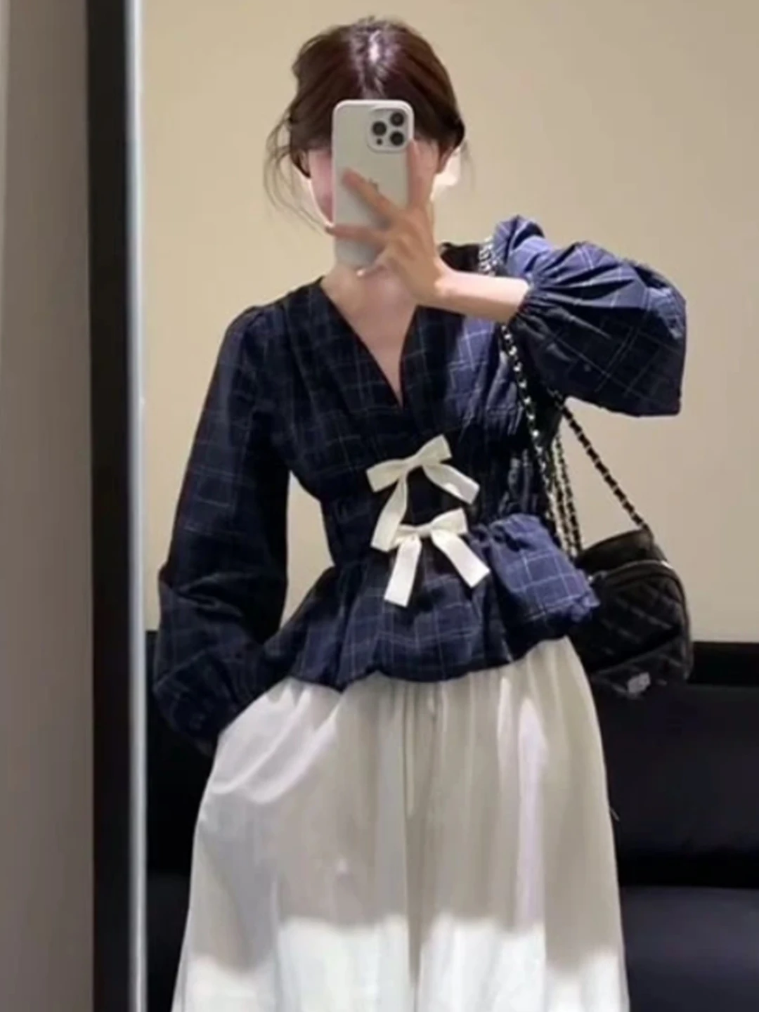 Korean Style Long Sleeve Shirt And Skirt Set with Knot Plaid Design Elegant Spring Autumn Fashion Women's Outfit
Korean Style Long Sleeve Shirt And Skirt Set with Knot Plaid Design Elegant Spring Autumn Fashion Women's Outfit