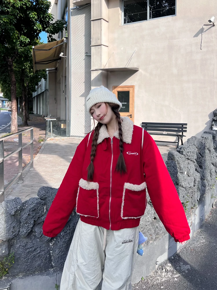 Белая женская зимняя куртка Oneko в американском ретро-стиле с красным воротником, свободного кроя, теплая, из хлопка, в корейском стиле
Белая женская зимняя куртка Oneko в американском ретро-стиле с красным воротником, свободного кроя, теплая, из хлопка, в корейском стиле