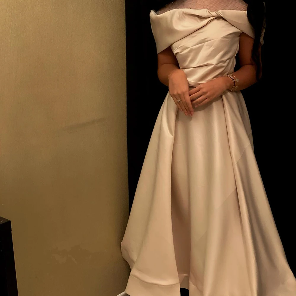 Customized Classic Crew Neck Off the Shoulder Short Sleeves Crystal Pleats Evening Dress Graceful A-Line Photo Color Party Gown
Customized Classic Crew Neck Off the Shoulder Short Sleeves Crystal Pleats Evening Dress Graceful A-Line Photo Color Party Gown
