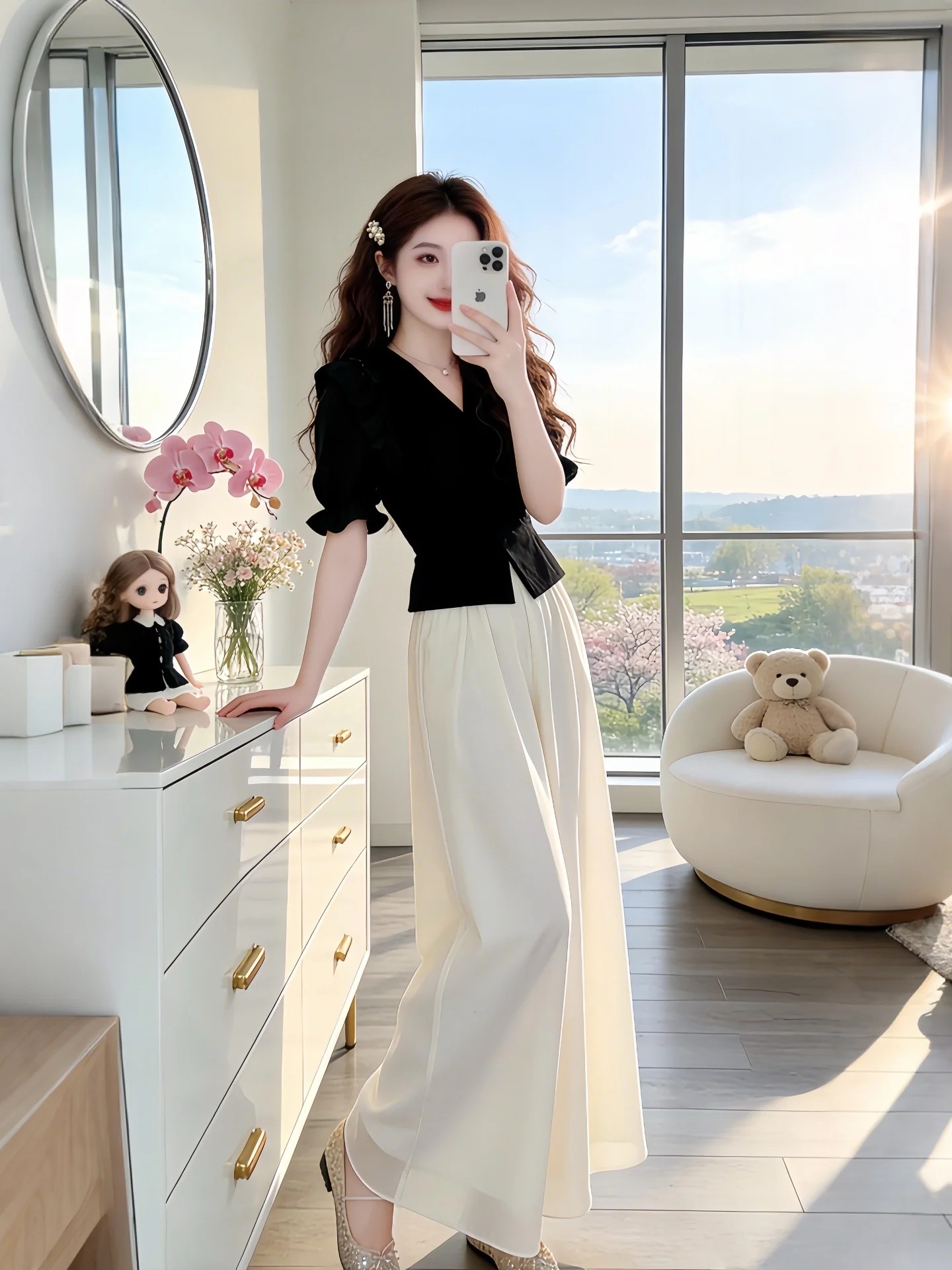 Summer 2026 Women's Fashion Bubble Sleeve Short Dress Two-Piece Set High Waist Pants V-Neck T-Shirt Casual Workwear
Summer 2026 Women's Fashion Bubble Sleeve Short Dress Two-Piece Set High Waist Pants V-Neck T-Shirt Casual Workwear