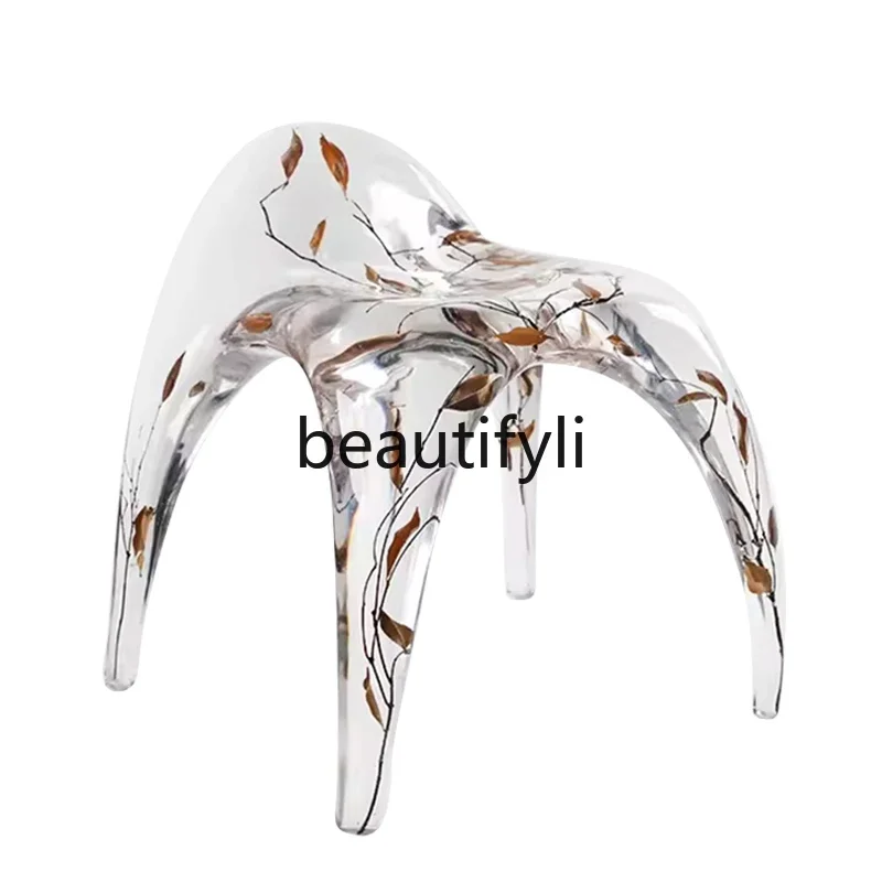Creative chair Transparent resin dining chair Light luxury high-end special-shaped crystal stool
Creative chair Transparent resin dining chair Light luxury high-end special-shaped crystal stool