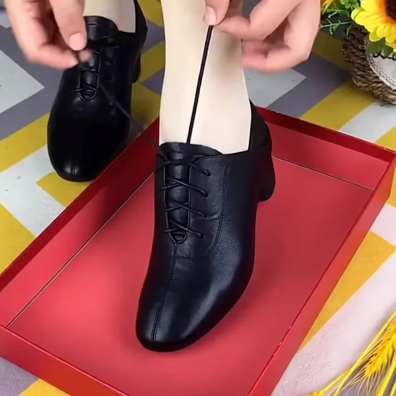 Women's Soft Leather Single Shoes Spring Autumn 2025 New Heel Medium Low Heel Square Head Lace-up Cowhide Black Leather Shoes
Women's Soft Leather Single Shoes Spring Autumn 2025 New Heel Medium Low Heel Square Head Lace-up Cowhide Black Leather Shoes
