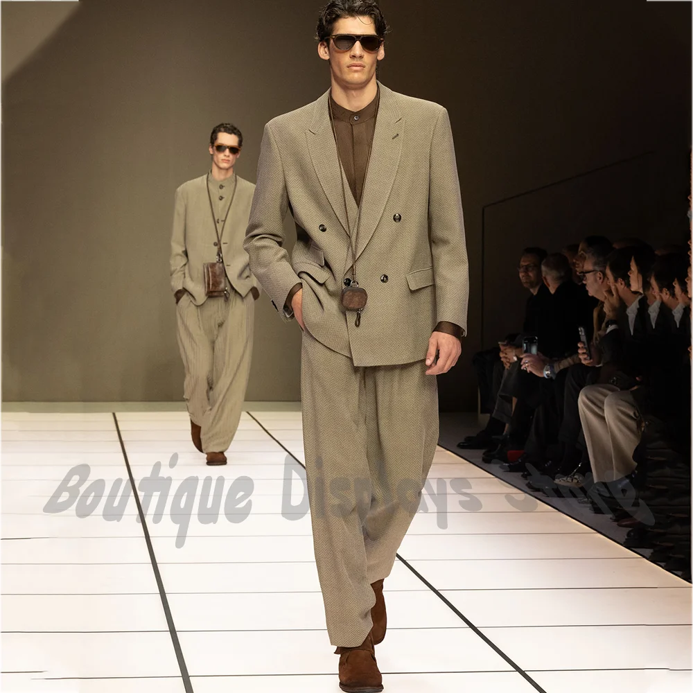 Herringbone Men Suit Set Double Breasted Peak Lapel Blazer Straight Fit Pants Formal Business Outfit for Banquet Party Event
Herringbone Men Suit Set Double Breasted Peak Lapel Blazer Straight Fit Pants Formal Business Outfit for Banquet Party Event