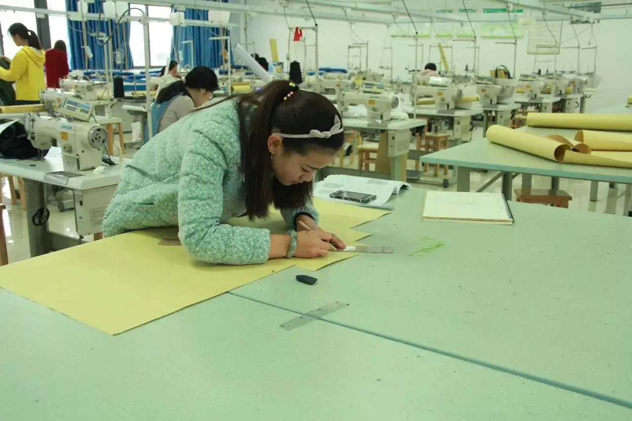 Индивидуальные цвета и размеры
Индивидуальные цвета и размеры