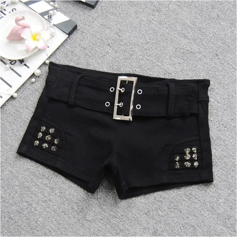 Black Spicy Girl Low Waist Denim Shorts Women New Fashion Studded Bead Rivet Nightclub Sexy Slim Short Hot Pants Women
Black Spicy Girl Low Waist Denim Shorts Women New Fashion Studded Bead Rivet Nightclub Sexy Slim Short Hot Pants Women