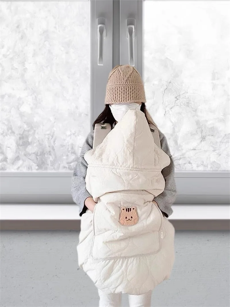 Baby stroller windproof blanket baby's autumn and winter outdoor cloaks blanket stroller walking doll artifact windproof hood
Baby stroller windproof blanket baby's autumn and winter outdoor cloaks blanket stroller walking doll artifact windproof hood