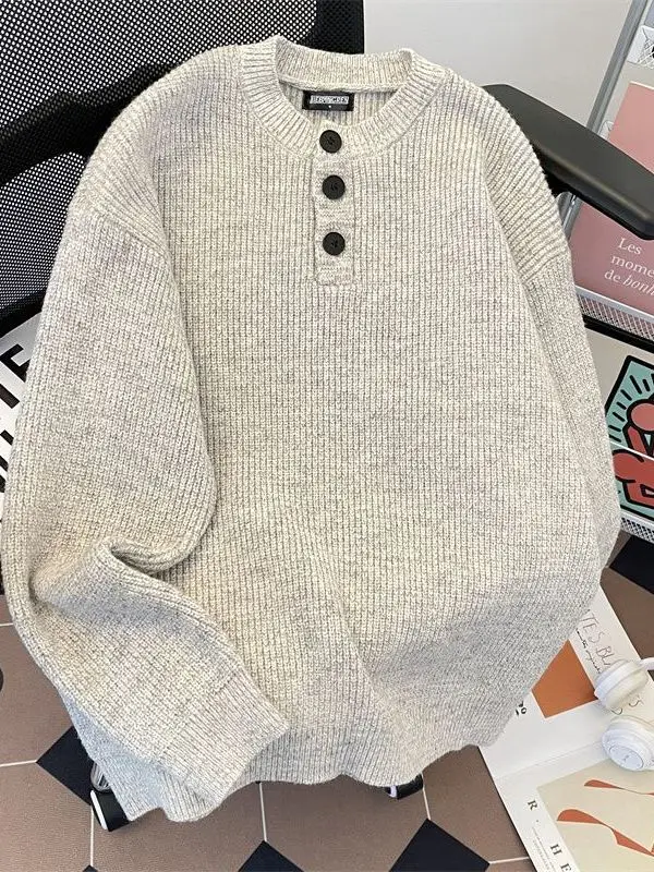 Мужской вязаный свитер с воротником Хенли в стиле ретро, на пуговицах, высококачественный, плотный, мягкий, свободный, теплый, с длинными рукавами, из полиэстера
Мужской вязаный свитер с воротником Хенли в стиле ретро, на пуговицах, высококачественный, плотный, мягкий, свободный, теплый, с длинными рукавами, из полиэстера