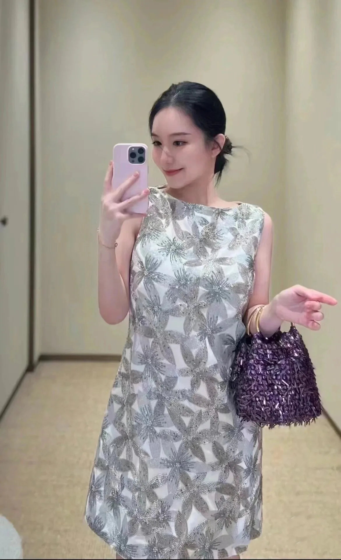 High Quality Wool Dress For Women's Sexy Printed Sleeveless Dress Fashion Ladies Silk Dress
High Quality Wool Dress For Women's Sexy Printed Sleeveless Dress Fashion Ladies Silk Dress