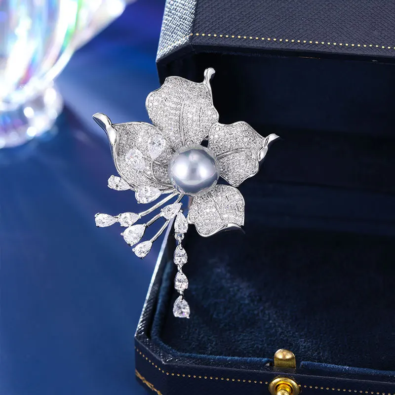 New Exquisite Luxury Flower Tassel Zircon Brooch Anti-Exposure Multi-Purpose Suit Jacket Pearl Brooch Accessory
New Exquisite Luxury Flower Tassel Zircon Brooch Anti-Exposure Multi-Purpose Suit Jacket Pearl Brooch Accessory