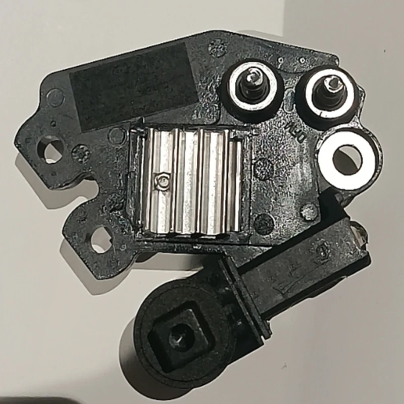 Original Car Generator regulator For Maxus T60 V80 V90 T70
Original Car Generator regulator For Maxus T60 V80 V90 T70