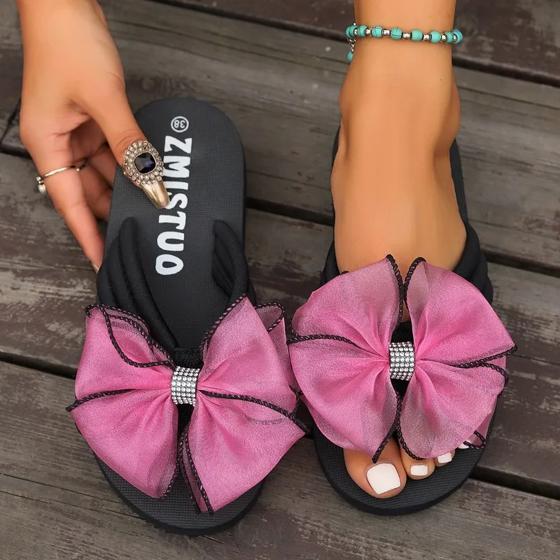 Summer Women's Slippers 2025 New Outdoor Non-slip 36-43 Large-size Women's Shoes High-quality Bow Decorative Casual Slippers
Summer Women's Slippers 2025 New Outdoor Non-slip 36-43 Large-size Women's Shoes High-quality Bow Decorative Casual Slippers