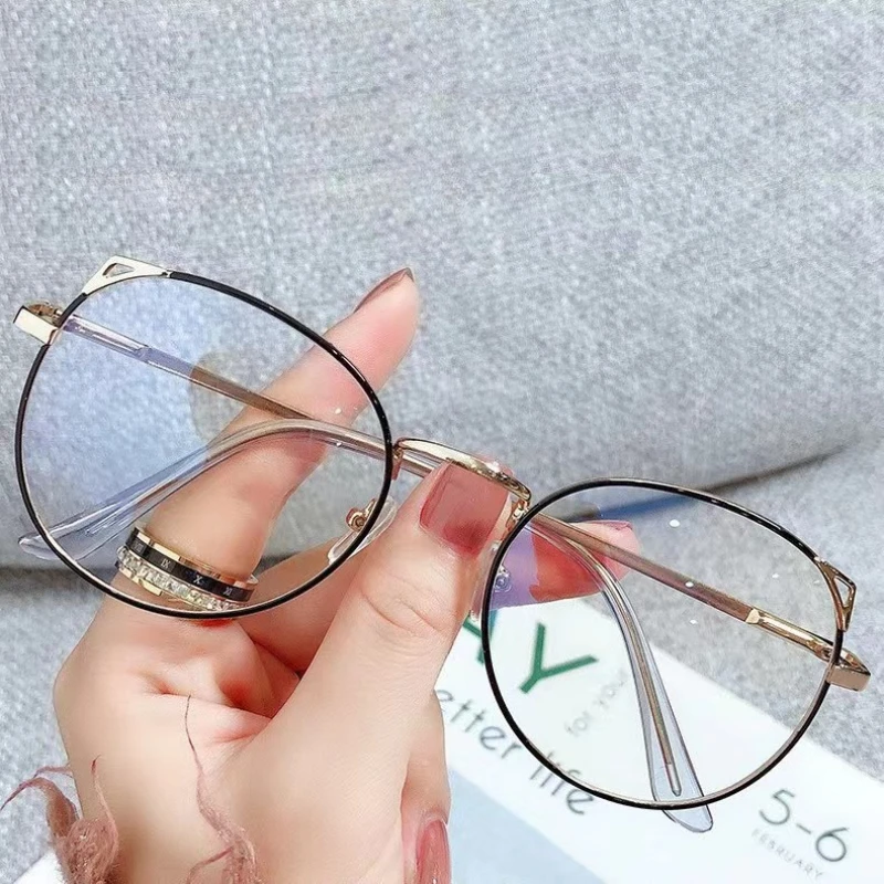 New Stylish and Personalized Cat Ear Non-prescription Glasses for Women Blue Light Blocking Feature Cat Eye Eyeglasses Frame
New Stylish and Personalized Cat Ear Non-prescription Glasses for Women Blue Light Blocking Feature Cat Eye Eyeglasses Frame