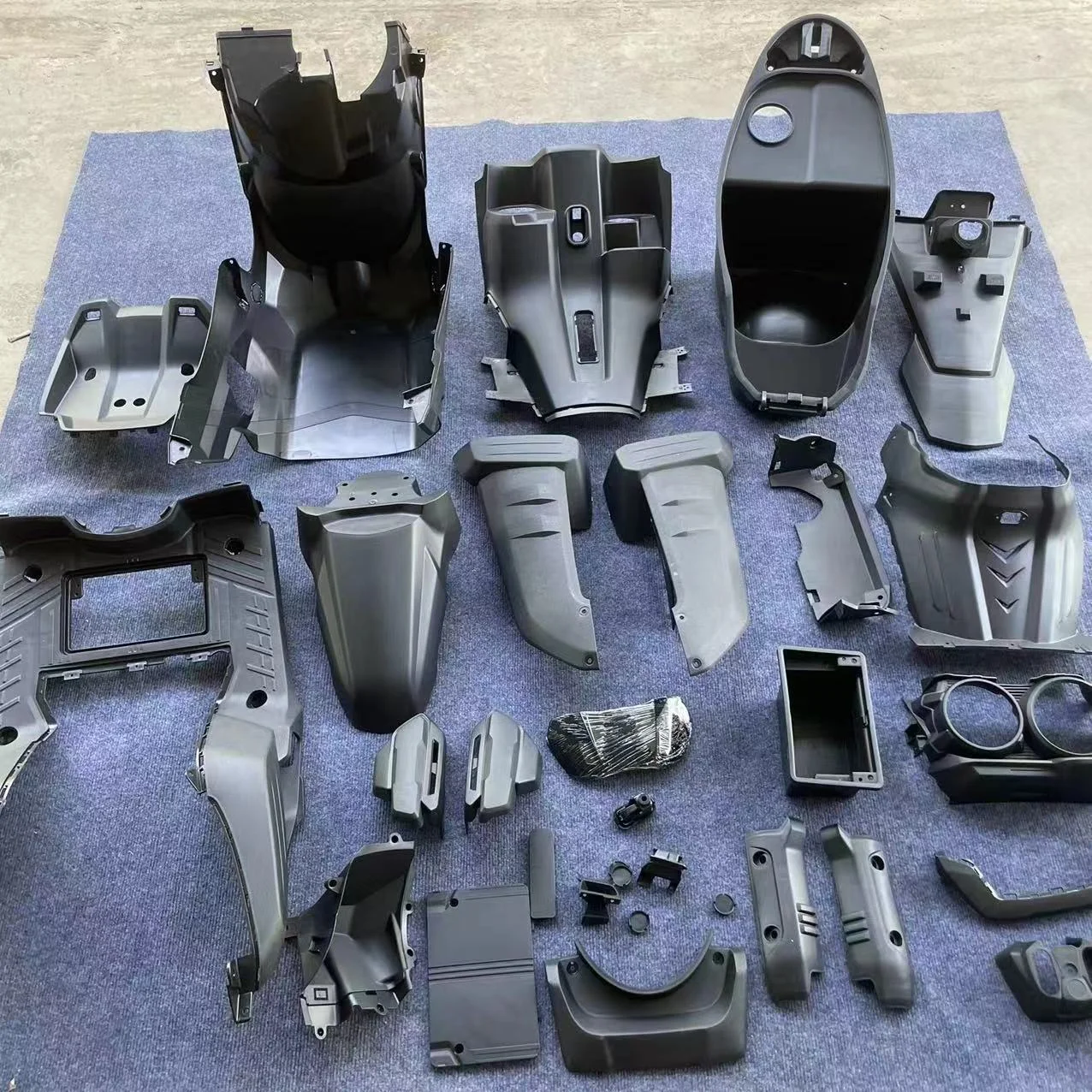 Scooter Plastic Body Parts Manufacturer for tank Chuma 150 200CC Motorcycle Accessories
Scooter Plastic Body Parts Manufacturer for tank Chuma 150 200CC Motorcycle Accessories