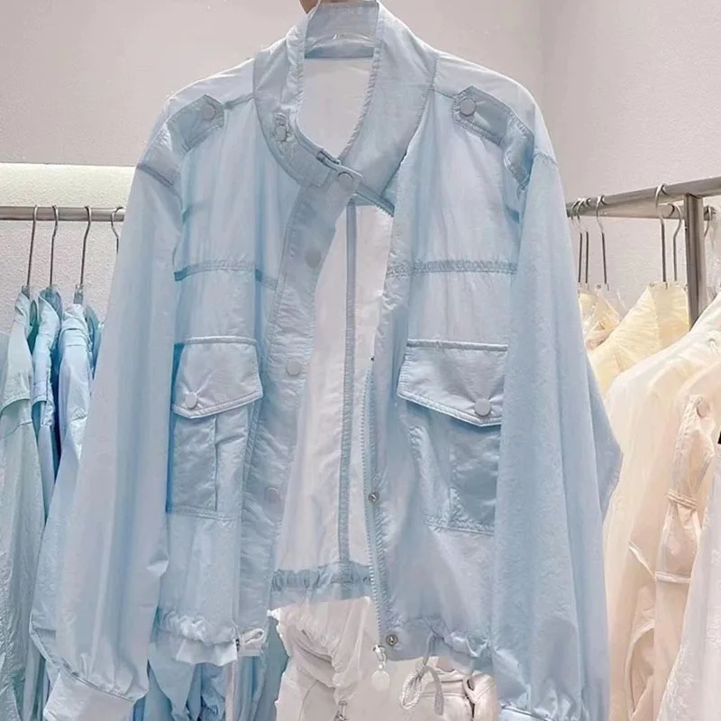 2025 Summer Stand Collar Pocket Sun Protection Clothing Women Loose Fitting UV Resistant Sun Protection Shirt Thin Short Jacket
2025 Summer Stand Collar Pocket Sun Protection Clothing Women Loose Fitting UV Resistant Sun Protection Shirt Thin Short Jacket