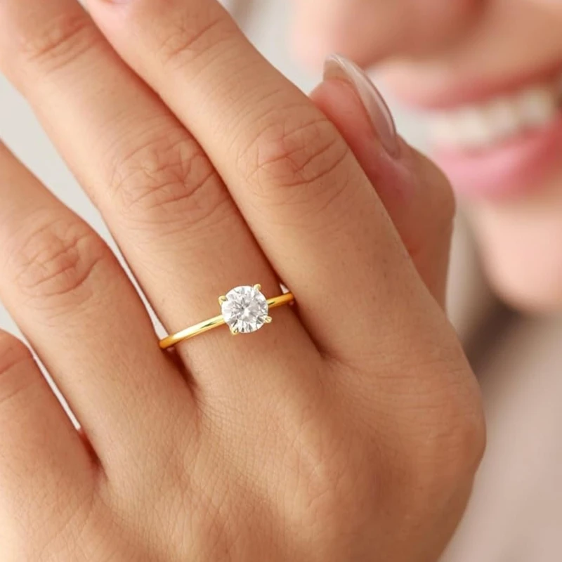 Кольцо из стерлингового серебра S925 с муассанитом, позолоченное 14-каратным золотом, круглая огранка, VVS1, цвет D, бриллиантовое, для помолвки и свадьбы, женское ювелирное украшение, подарок
Кольцо из стерлингового серебра S925 с муассанитом, позолоченное 14-каратным золотом, круглая огранка, VVS1, цвет D, бриллиантовое, для помолвки и свадьбы, женское ювелирное украшение, подарок