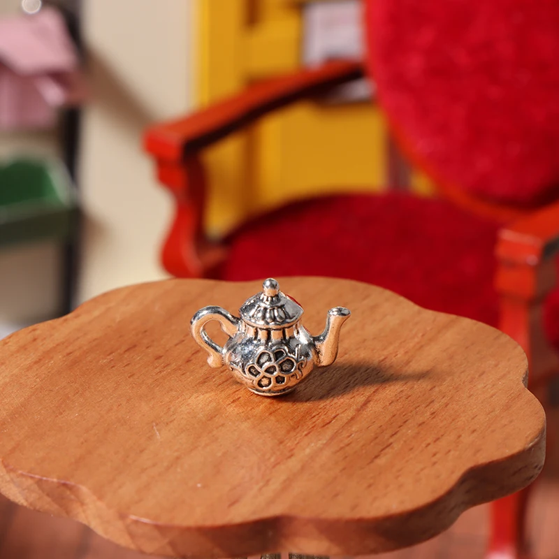 Набор 1:12, миниатюрный чайный сервиз для кукольного домика, модель обеденного стола, декоративная игрушка, чашка с блюдцем, металлический чайный набор, аксессуары для кукольного домика
Набор 1:12, миниатюрный чайный сервиз для кукольного домика, модель обеденного стола, декоративная игрушка, чашка с блюдцем, металлический чайный набор, аксессуары для кукольного домика