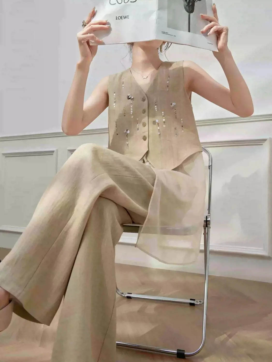 Casual Women's Set Summer Korean Version Light Khaki Sequined Vest Top Pants Elegant Women's Two-piece Set
Casual Women's Set Summer Korean Version Light Khaki Sequined Vest Top Pants Elegant Women's Two-piece Set