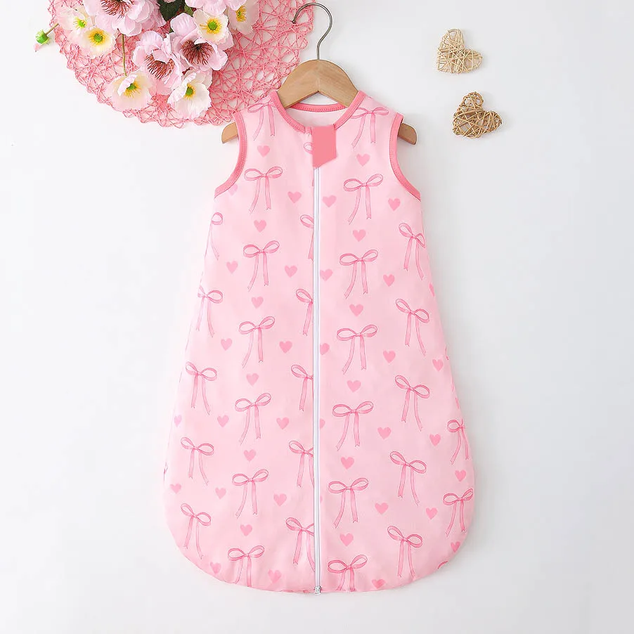 Легкий свободный и милый чехол для спального мешка для новорожденных с розовым бантом подходит для малышей, которые можно лучше надеть.
Легкий свободный и милый чехол для спального мешка для новорожденных с розовым бантом подходит для малышей, которые можно лучше надеть.