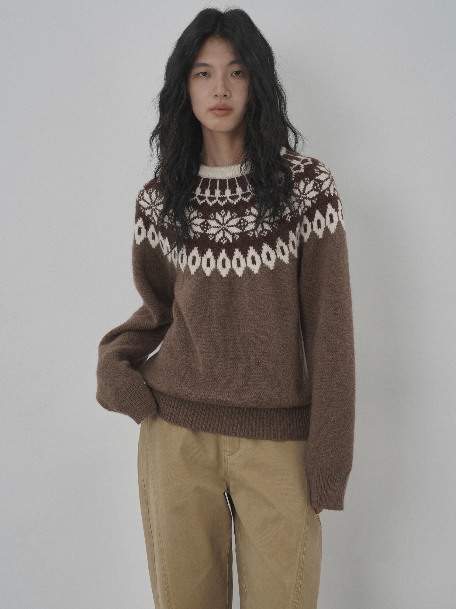 Женский вязаный свитер EIGHTHMONTH коричневого цвета с круглым вырезом, свободного кроя, визуально стройнящий, осенний, винтажный, комфортный, для повседневной носки, с длинными рукавами
Женский вязаный свитер EIGHTHMONTH коричневого цвета с круглым вырезом, свободного кроя, визуально стройнящий, осенний, винтажный, комфортный, для повседневной носки, с длинными рукавами