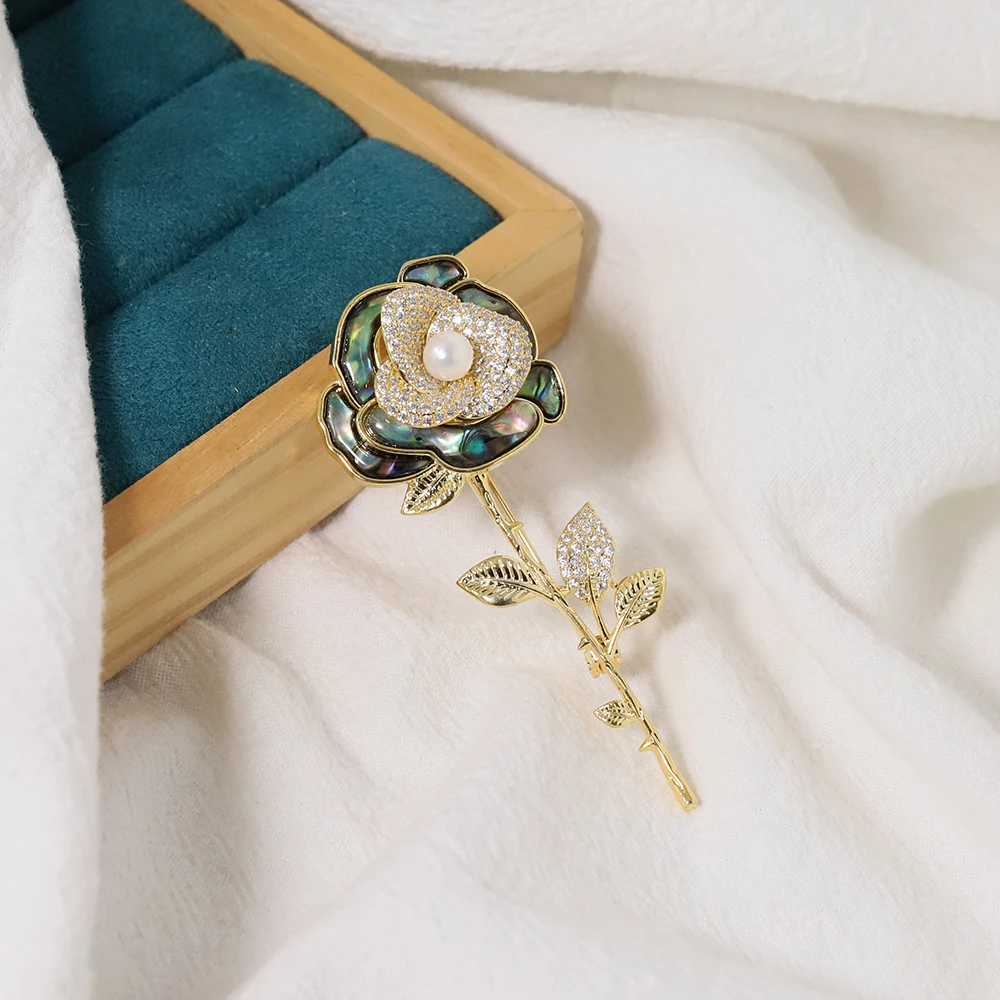 Natural Freshwater Pearl Abalone Shell Rose Brooch Korean Women's Luxury Jewelry Fashion Women's and Girls' Gifts GO0551
Natural Freshwater Pearl Abalone Shell Rose Brooch Korean Women's Luxury Jewelry Fashion Women's and Girls' Gifts GO0551