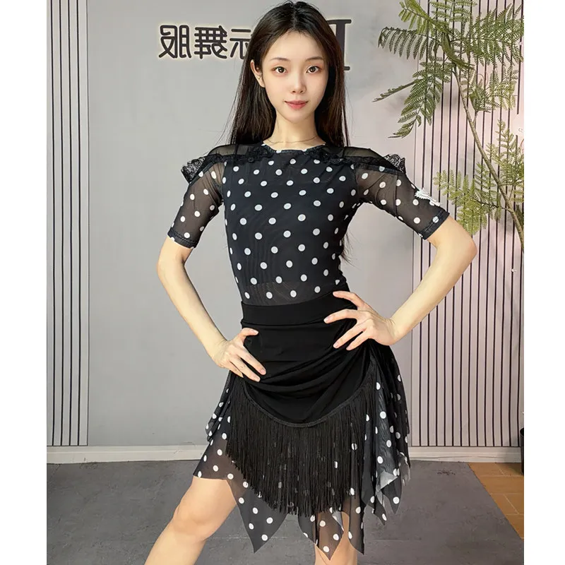 2026 New Latin Dance Performance Costumes For Women Mid Sleeved Tops Split Skirts Suit Practice Clothes Adult Latin Wear XH4819
2026 New Latin Dance Performance Costumes For Women Mid Sleeved Tops Split Skirts Suit Practice Clothes Adult Latin Wear XH4819