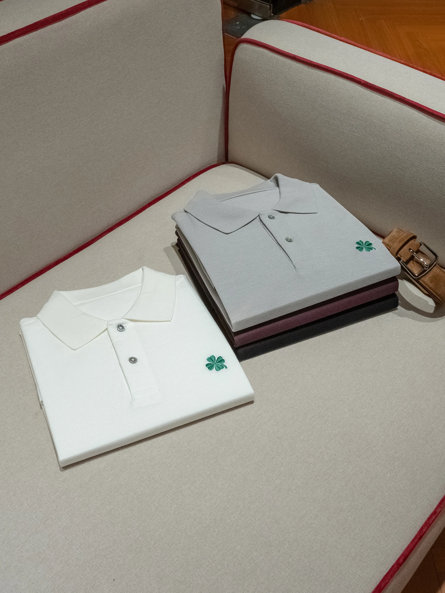 Elegant Modal Wool Blend Short Sleeve Shirt Comfortable Breathable Embroidered Collar Men's Casual Style Four Leaf Clove...
Elegant Modal Wool Blend Short Sleeve Shirt Comfortable Breathable Embroidered Collar Men's Casual Style Four Leaf Clove...