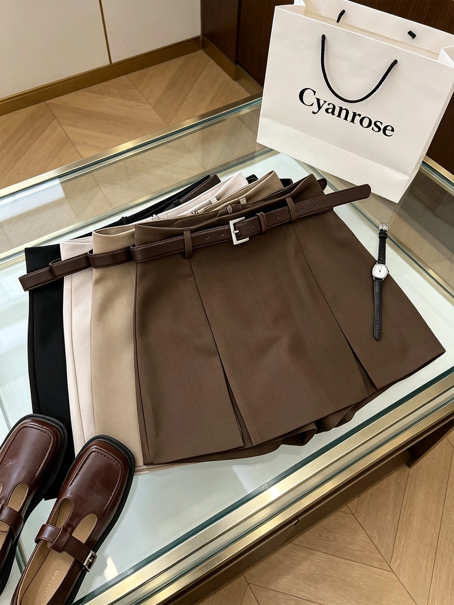 Women's Split A-line Skirt Casual High Waist Skort Y2K Gyaru Vintage Fashion Korean Mini Skirt With Belt for Women Summer 2026
Women's Split A-line Skirt Casual High Waist Skort Y2K Gyaru Vintage Fashion Korean Mini Skirt With Belt for Women Summer 2026