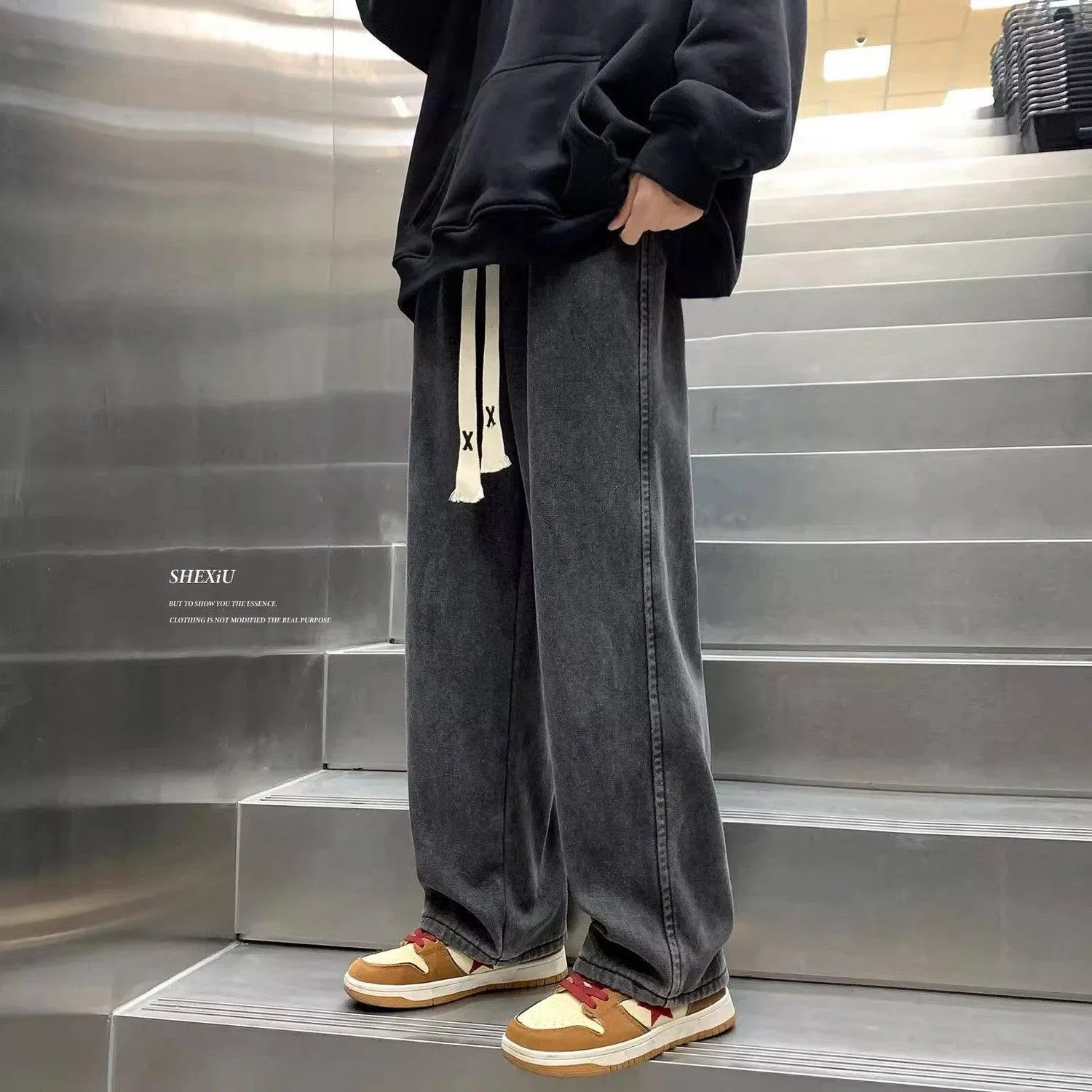 Мужские джинсы прямого кроя в стиле ретро, весенне-осенние свободные повседневные брюки, тонкие длинные брюки для студентов, американский уличный стиль
Мужские джинсы прямого кроя в стиле ретро, весенне-осенние свободные повседневные брюки, тонкие длинные брюки для студентов, американский уличный стиль