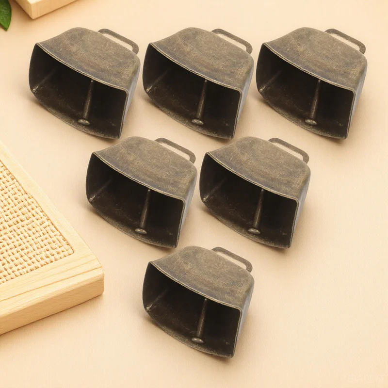 6Pcs Mini Vintage Cow Bells Compact Metal Bells for Dogs Horses Sheep Farm Home Decor Craft Projects Christmas Ornament
6Pcs Mini Vintage Cow Bells Compact Metal Bells for Dogs Horses Sheep Farm Home Decor Craft Projects Christmas Ornament