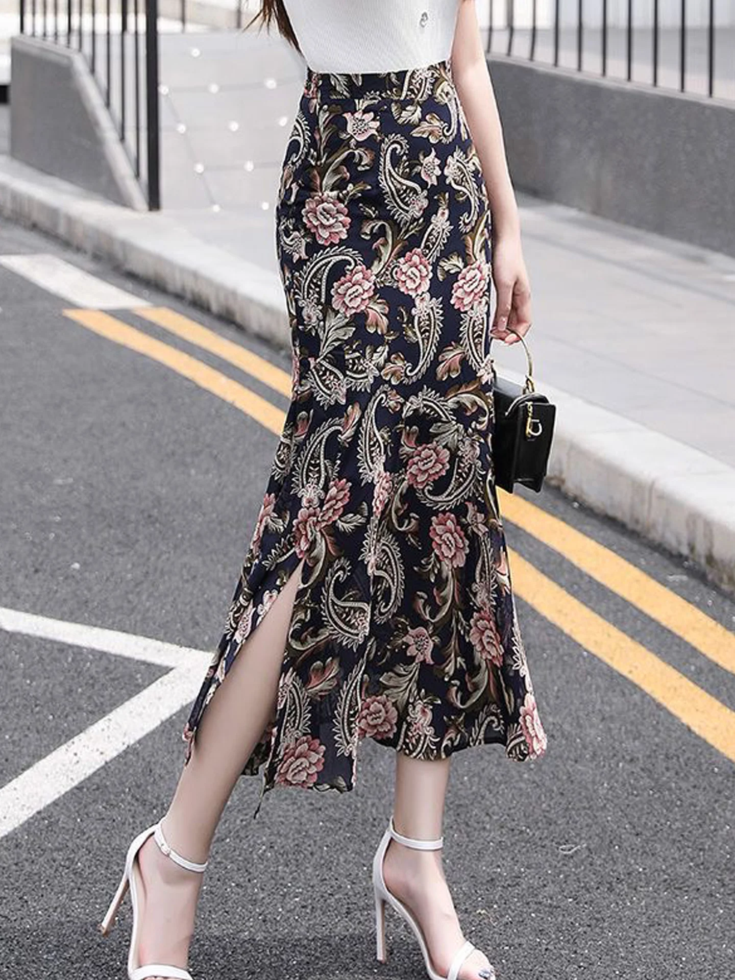Korean Style High Waist Slim Fit Fish Tail Long Skirt Women's Summer New mid Length Small Floral Print Chiffon Split Skirt
Korean Style High Waist Slim Fit Fish Tail Long Skirt Women's Summer New mid Length Small Floral Print Chiffon Split Skirt
