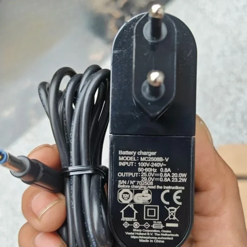 1Pcs For eureka new500 vacuum cleaner washing machine adapter charger MC2508B-V 100V-240V 800mA
1Pcs For eureka new500 vacuum cleaner washing machine adapter charger MC2508B-V 100V-240V 800mA
