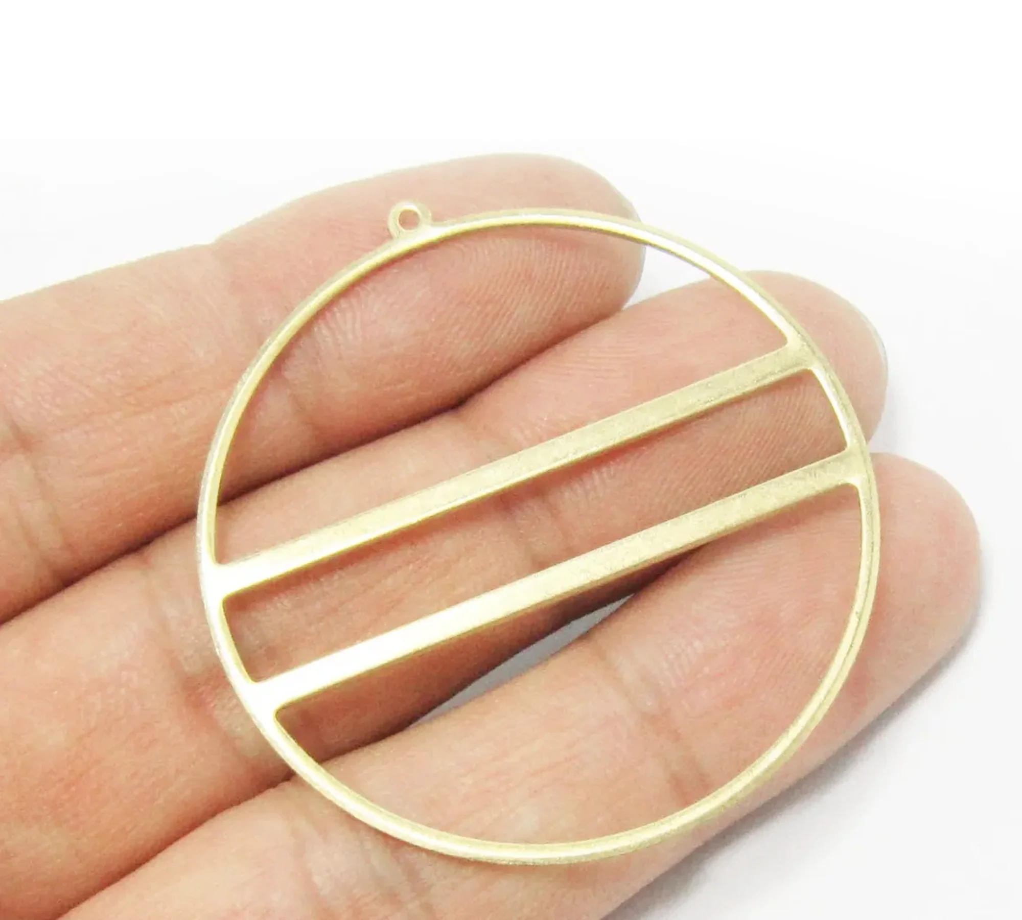 10pc Textured Round Circle Charm, Equal Sign Earring Charm, Brass Charm For Jewelry Making, Necklace Pendant, 45.2x43mm -R735
10pc Textured Round Circle Charm, Equal Sign Earring Charm, Brass Charm For Jewelry Making, Necklace Pendant, 45.2x43mm -R735