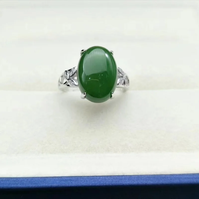 925 silver inlaid with vintage Hetian women, jade finger , jadeite ring
925 silver inlaid with vintage Hetian women, jade finger , jadeite ring
