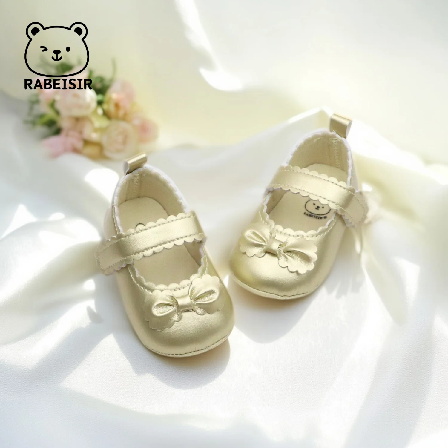 Baby princess shoes, baby walking shoes with soft soles, comfortable for children aged 0-1 and a half, sweet and cute, all seaso
Baby princess shoes, baby walking shoes with soft soles, comfortable for children aged 0-1 and a half, sweet and cute, all seaso